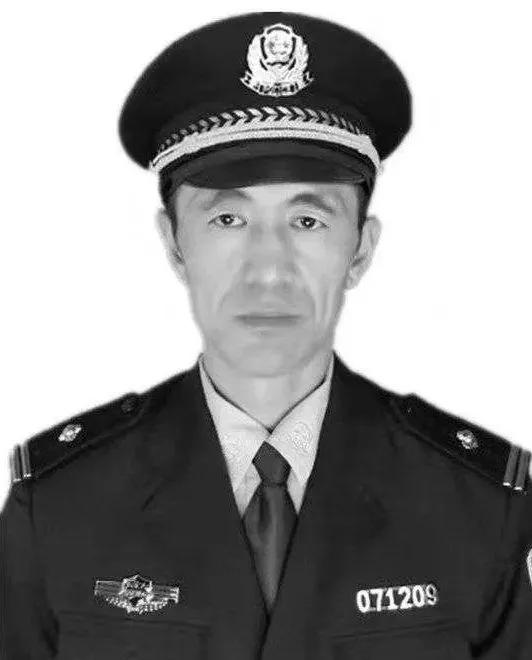 " 说完这句话,内蒙古自治区突泉县公安局育文派出所民警何建华匆匆赶