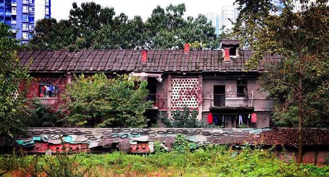 『对比』全国大学最差宿舍和最好宿舍对比！人与人的差距怎么就这么大呢？