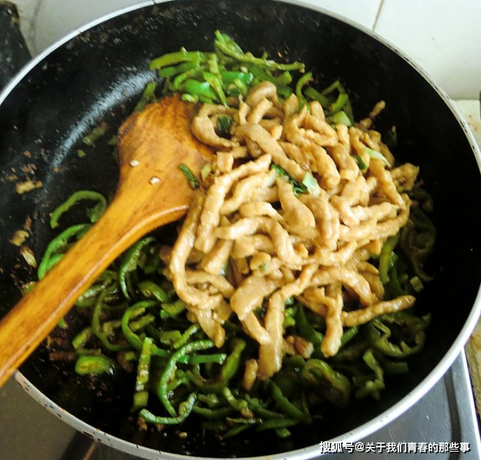 青椒炒肉丝简单做法窍门 1e670a488d8041538b7542bfb1882ca4.png