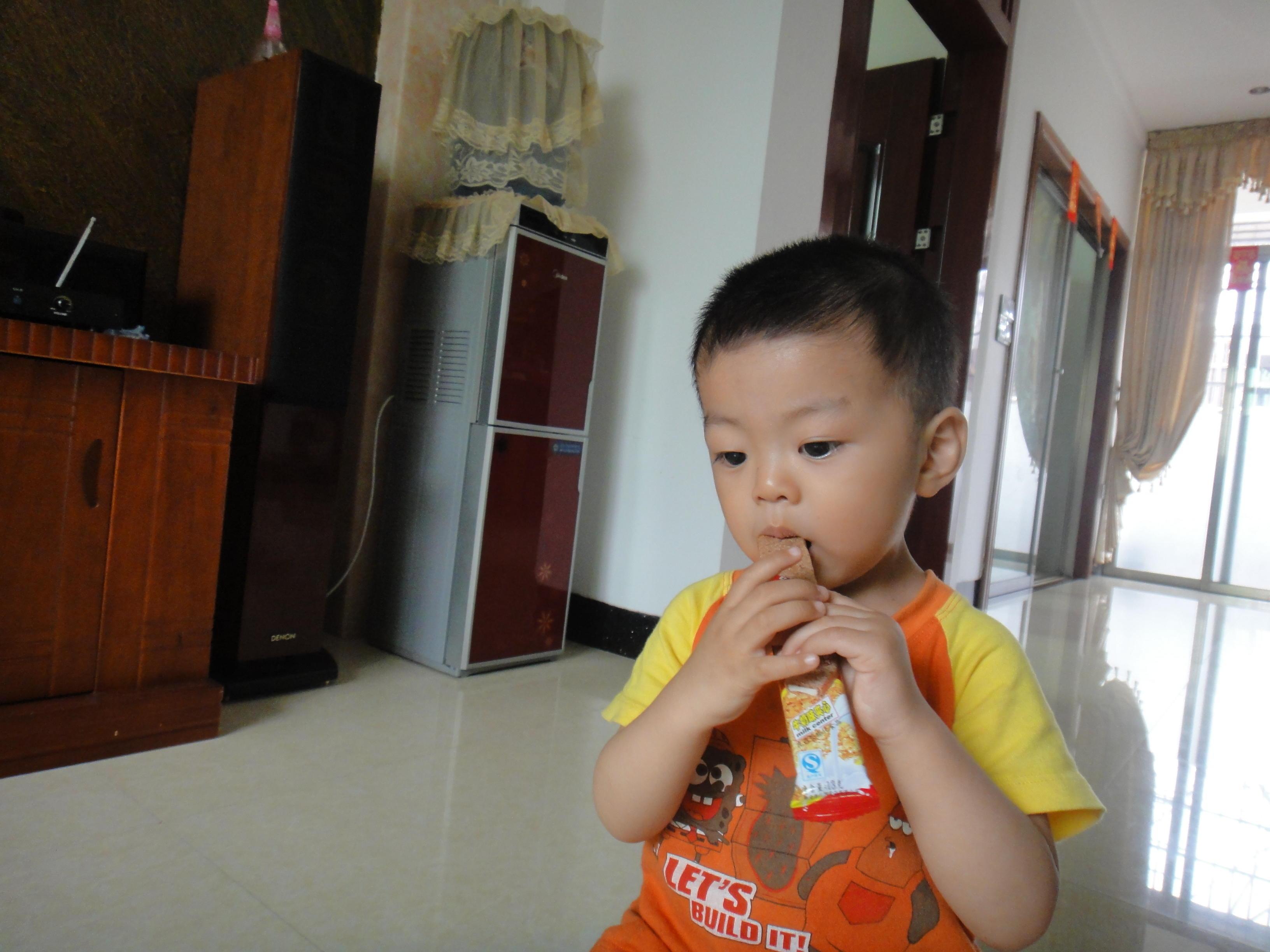 『孩子』这3种食物常吃,让娃变成＂小病号＂,许多家长还不自知,快停手!