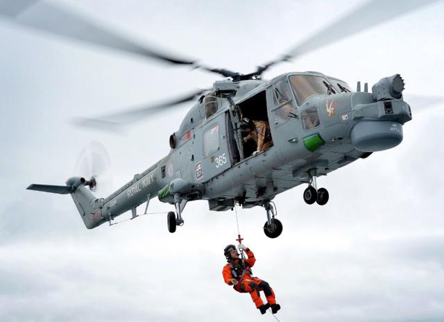 在舰载反潜直升机领域,欧洲就先后研发了山猫系列多用途直升机,超黄蜂