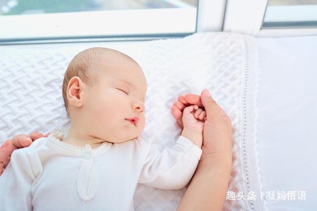 #孩子#是身体有问题吗?和3个原因有关,父母巧应对宝宝睡觉时总蹬腿
