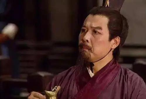 庞统临死前长叹一声,揭穿了刘备最大的秘密,诸葛亮都敢怒不敢言