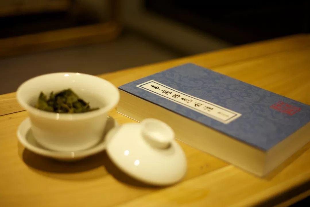 幽:环境清幽,秀雅. 7. 醒茶:喝茶来提神醒脑. 8.