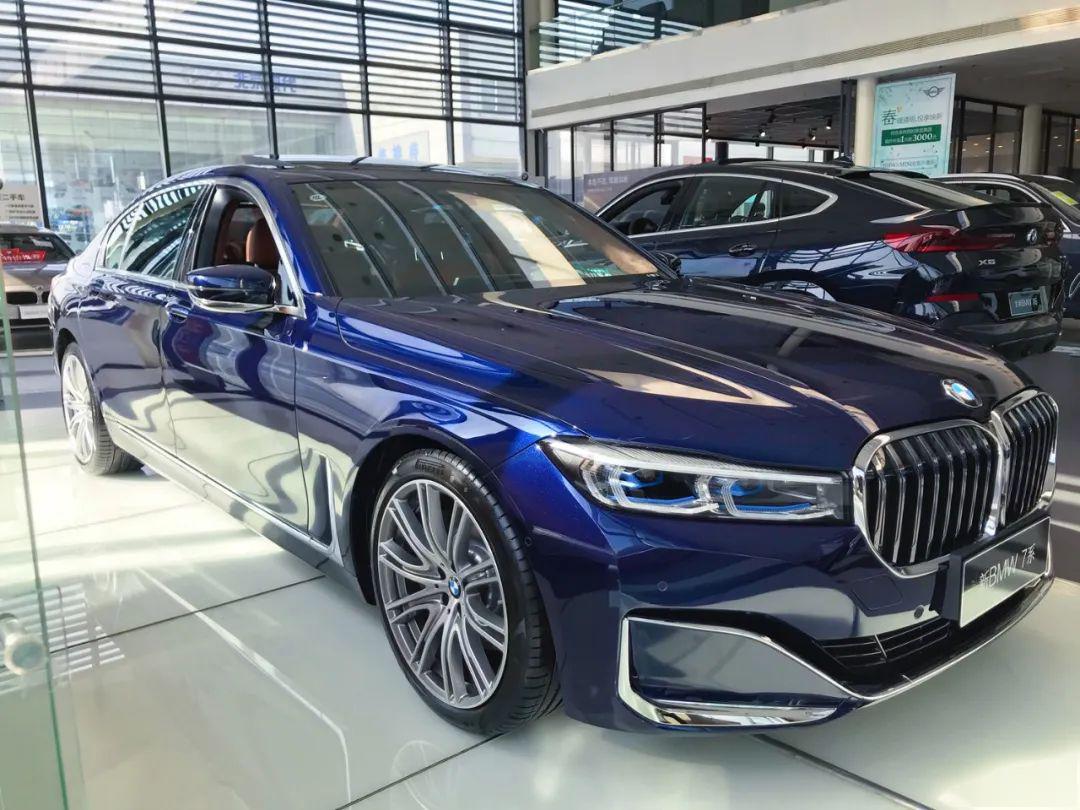 新bmw7系丹泉石蓝治愈色王者气质