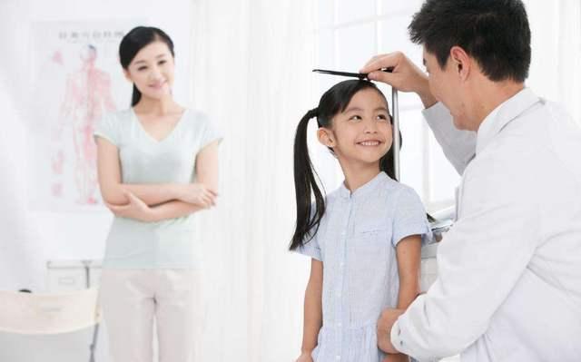 『孩子』都是骨骺线闭合的预警，早发现个子还能长一大截孩子有几个异常