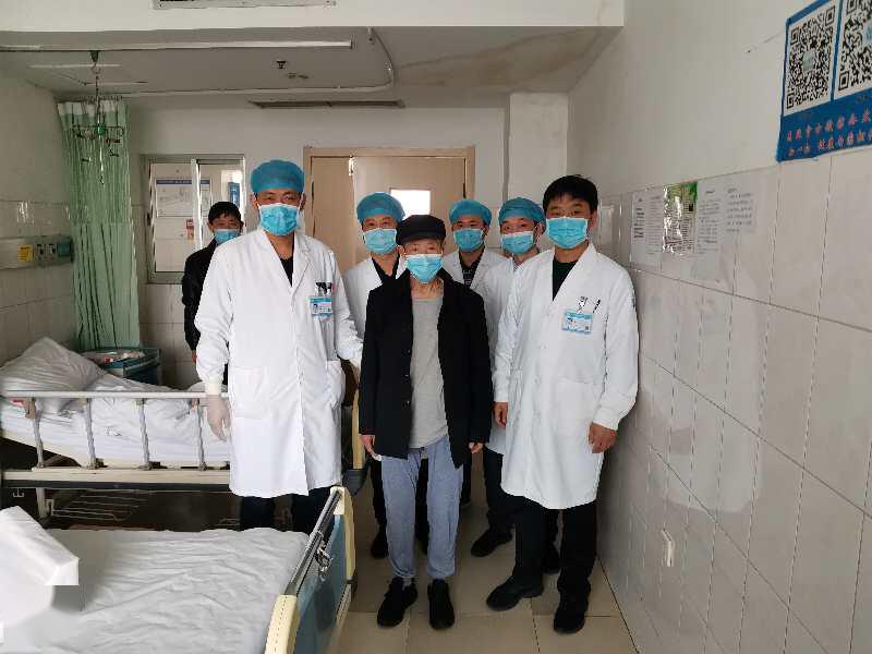 新技术诸城市人民医院成功开展首例微创全髋关节置换术