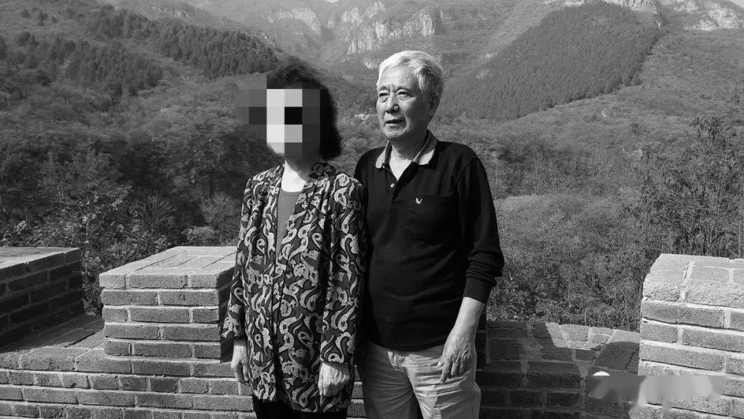 老人口罩孙女_老人戴口罩图片