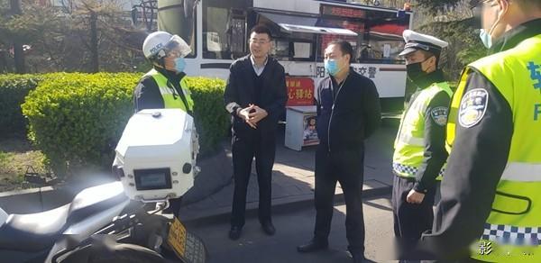阳泉市公安局交警支队长赵前进督导检查大气污染防治工作