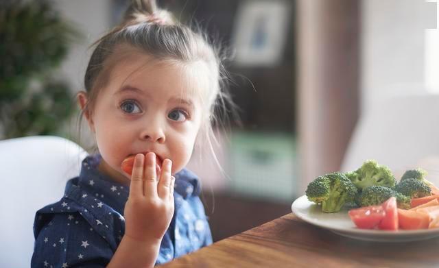 林乐■孩子不能吃冰食？合适的时间吃少量，可以让孩子更快乐辟谣