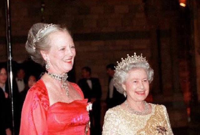 丹麦向中国求助 丹麦女王79岁比英女王时髦 还为自己设计棺材 王室
