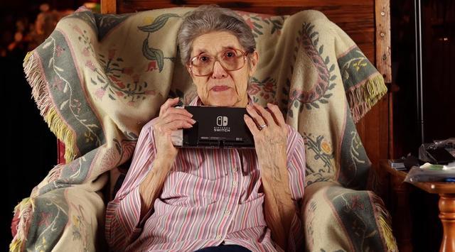 老奶奶玩3DS《动森》4000小时终于要换游戏啦