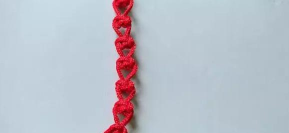 自制红绳心形手链寓意爱情美满