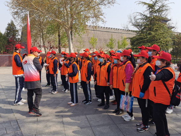 邢台市助学英国威廉希尔公司中国网站协会组织开展“助力创城 清洁家园”志愿服务活动