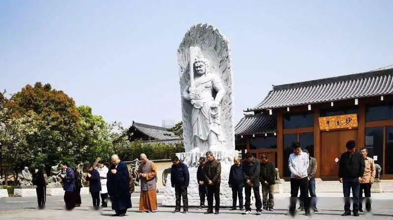 区佛协会长大熙法师在法华学问寺降半旗,默哀致悼:禅院香云起,经堂梵