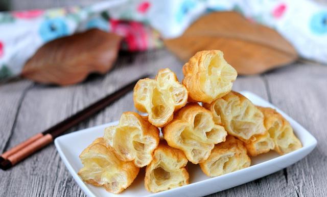 油条配什么稀饭最佳 f405c34d96e24ba498635b63ee0b608e.jpeg