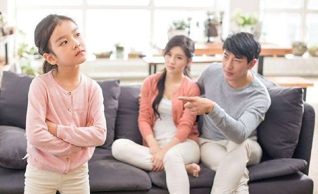 孩子会顶嘴，证明父母不合格，家长做到这3点，拉近亲子关系