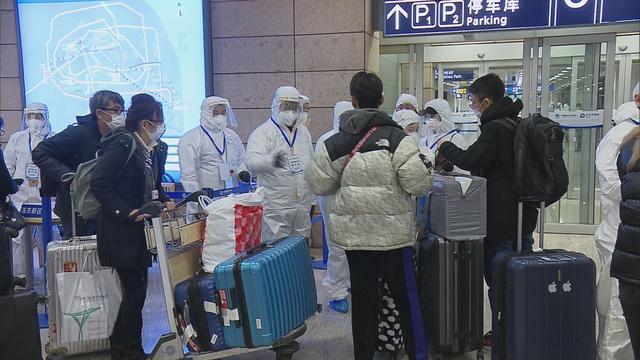 原创海外疫情“刹不住车”，留学生留返风险都有，最好办法还是宅家里