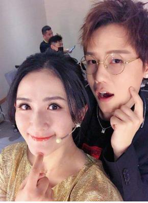 谢娜主持总被吐槽却比何炅好为人师收杨迪刘维魏大勋蔡徐坤为徒