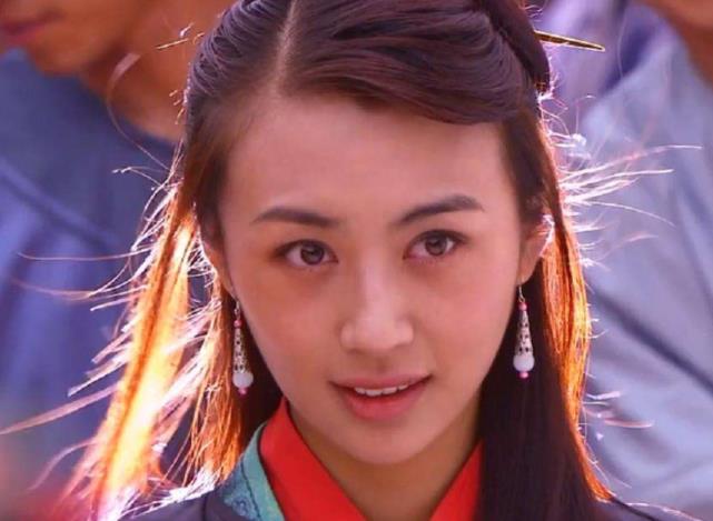 原创黄晓明前女友上新节目李菲儿老了许多像大妈和杨颖是天壤之别
