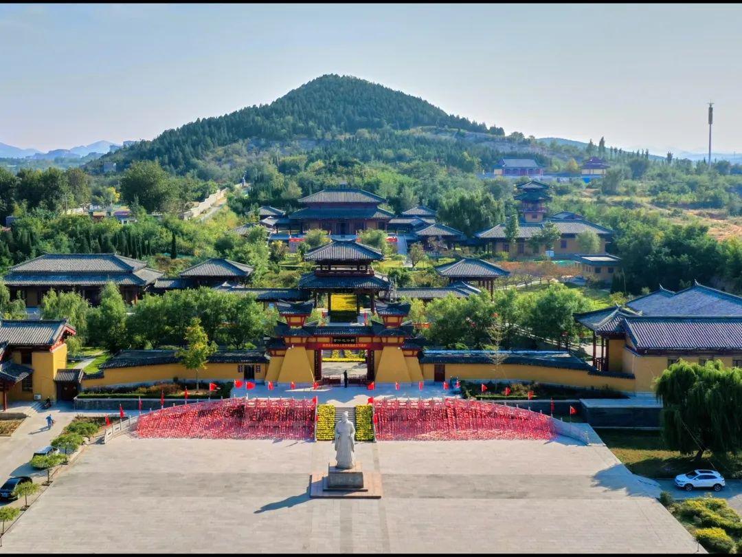 管仲纪念馆,牛山禅寺牛山游乐园均座落于牛山脚下这里是拜谒天下名相