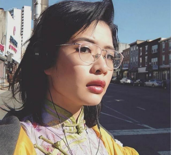 「周边」扛起热搜，为何会出现死磕现象？，“蹲点”许可馨事件：挖坟周边