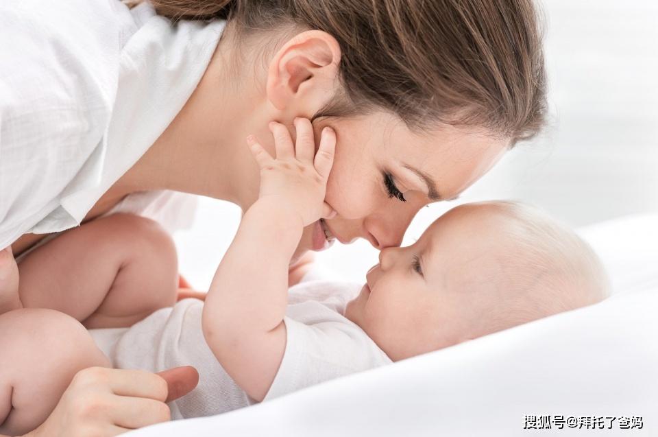 「新手」新手妈妈可别用错应对方法宝宝大便带血各有原因