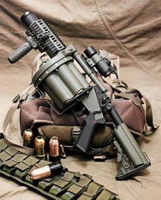 mgl榴弹发射器便携的手持榴弹发射器,使用的也是40mm榴弹作为子弹,一