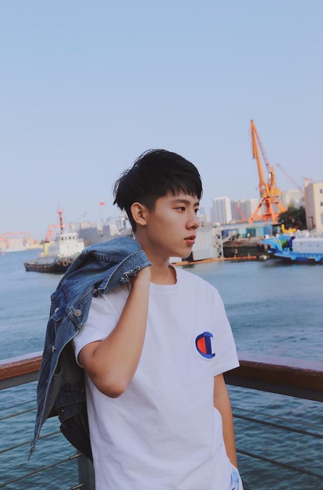 【奥娟】张子枫今年稳了参加2020高考的明星!何洛洛段奥娟第二次高考