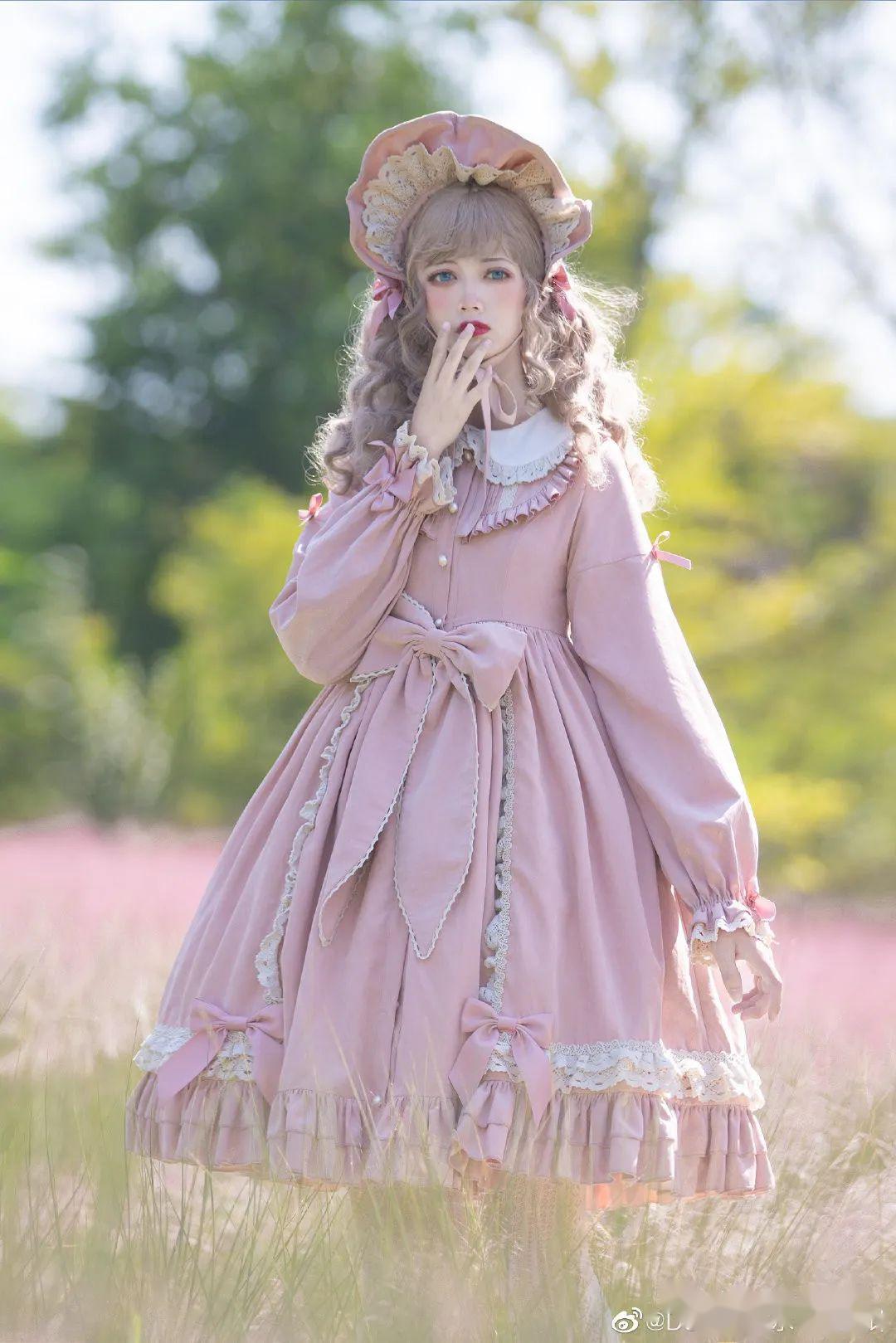 商品名: 乘风少女 预约时间:4月3日～ @橘猫与春天lolita设计工作室