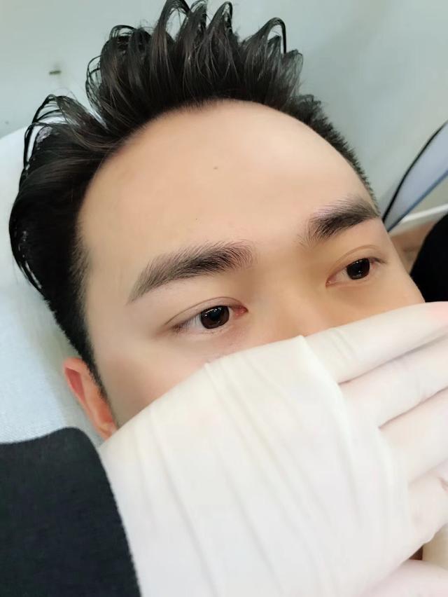 男生纹眉后悔了纹眉后变得有点自卑我该怎么办