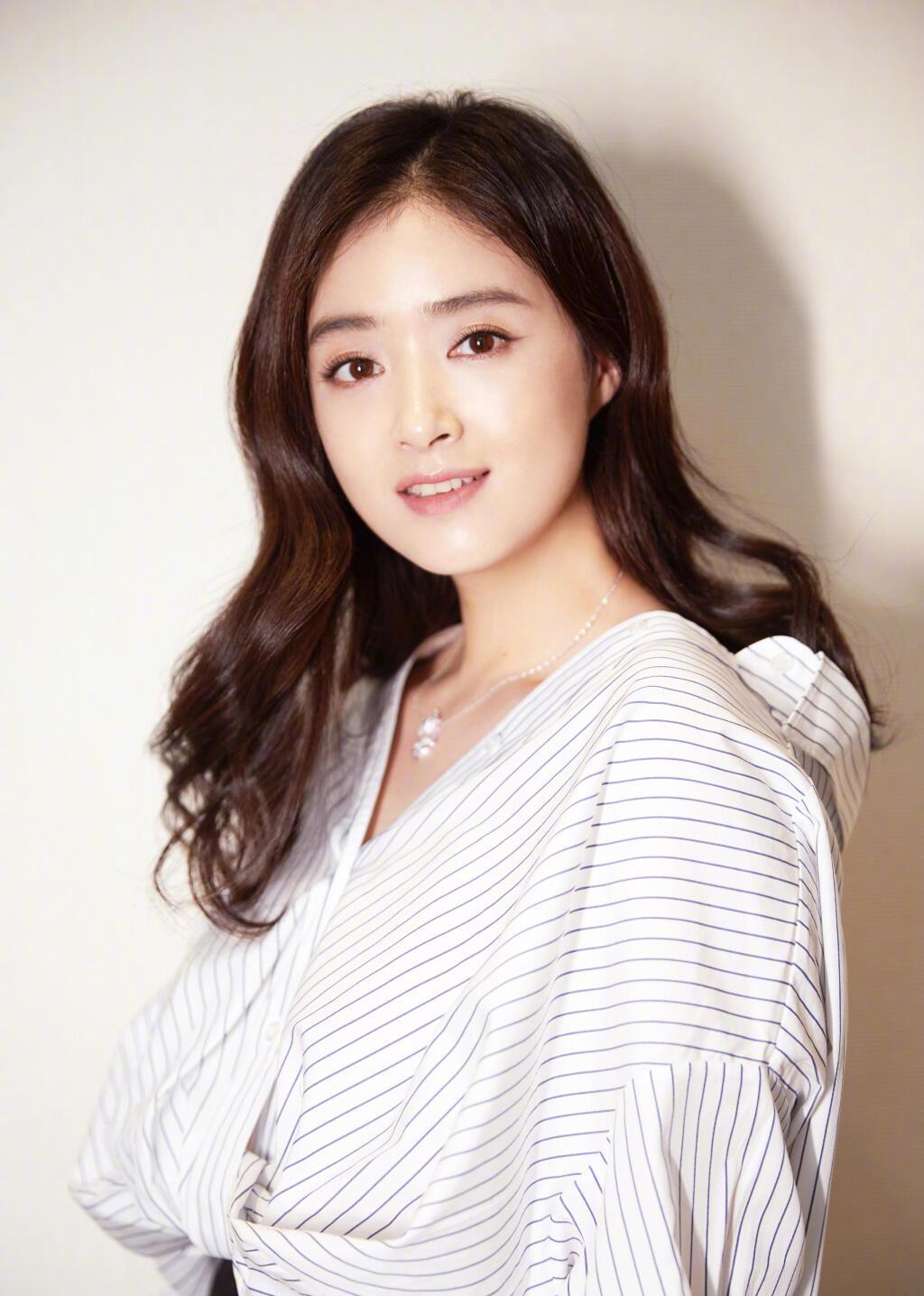 原创毕业于河南艺术职业学院,中国内地女演员蒋欣,很特别的演员