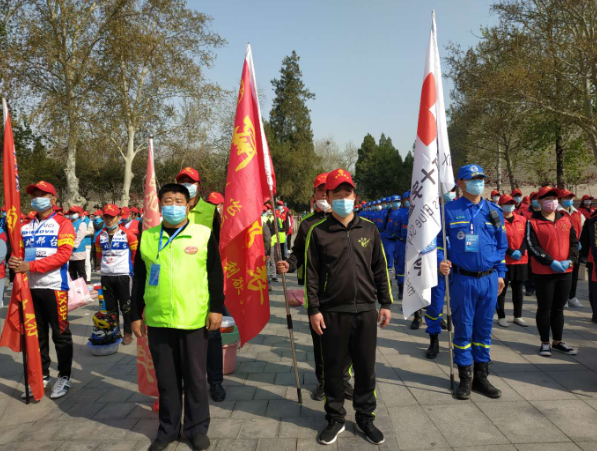 创建文明城市从我做起——记邢台出租车爱心英国威廉希尔公司中国网站车队参加创城活动
