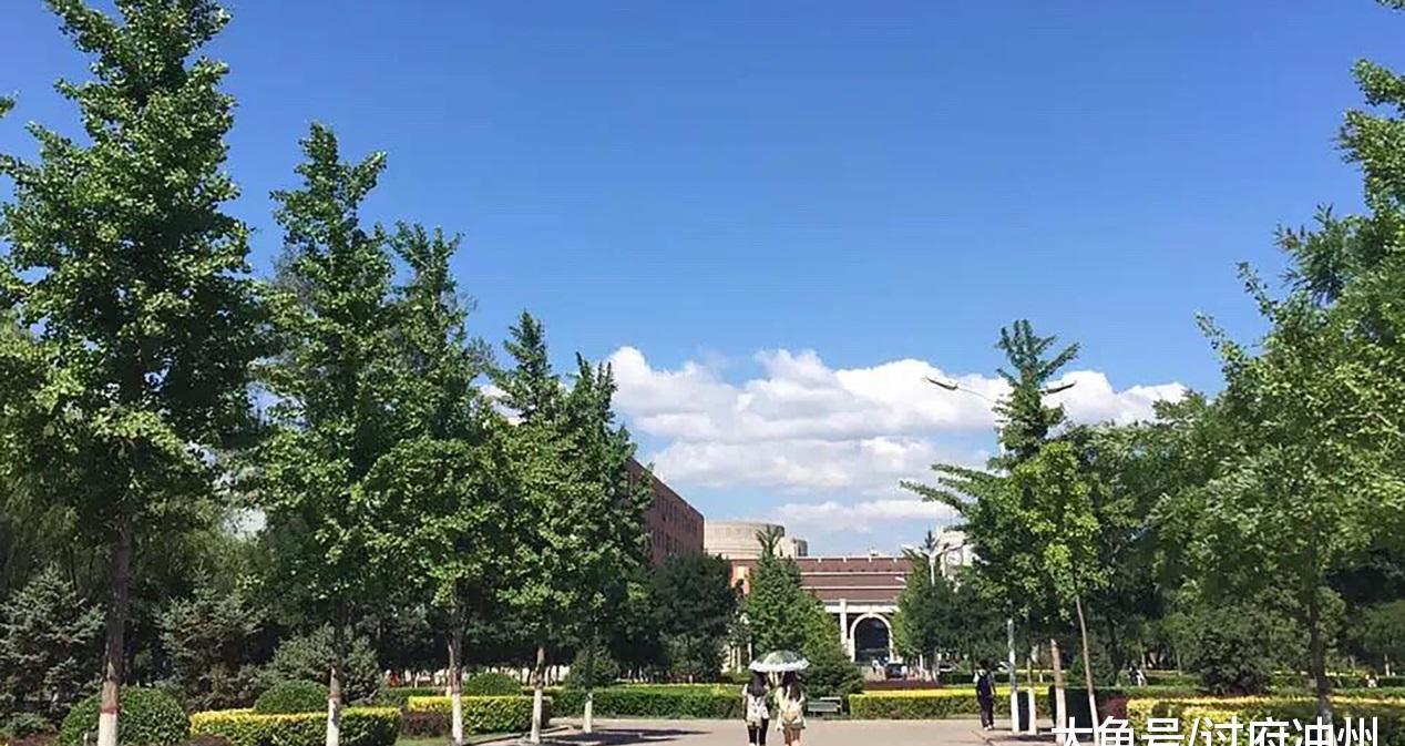 最美大学校园风景图片 dbaa25f15e224692a737933c34dcbafc.jpeg