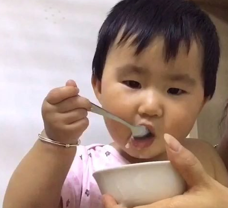 「孩子」3招快速解决给娃吃什么赶跑积食？儿科医生：苹果、山楂没有用