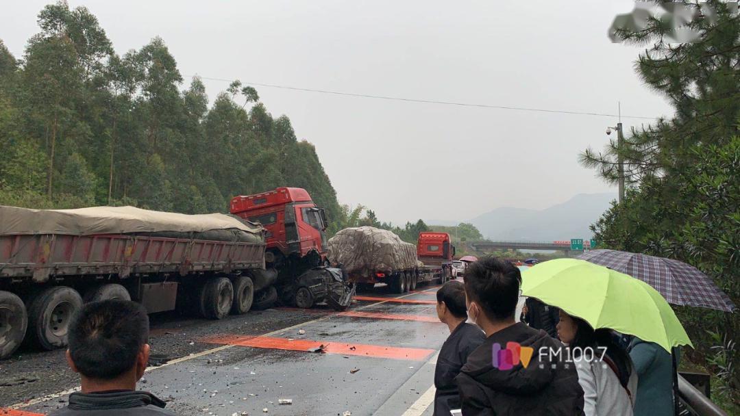 泉南高速蓬壶段多车追尾!下洋收费站采取入口管制,请注意绕行