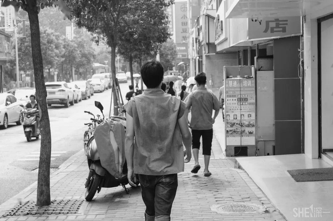 在深圳,只有住过城中村的人才懂这种心酸.