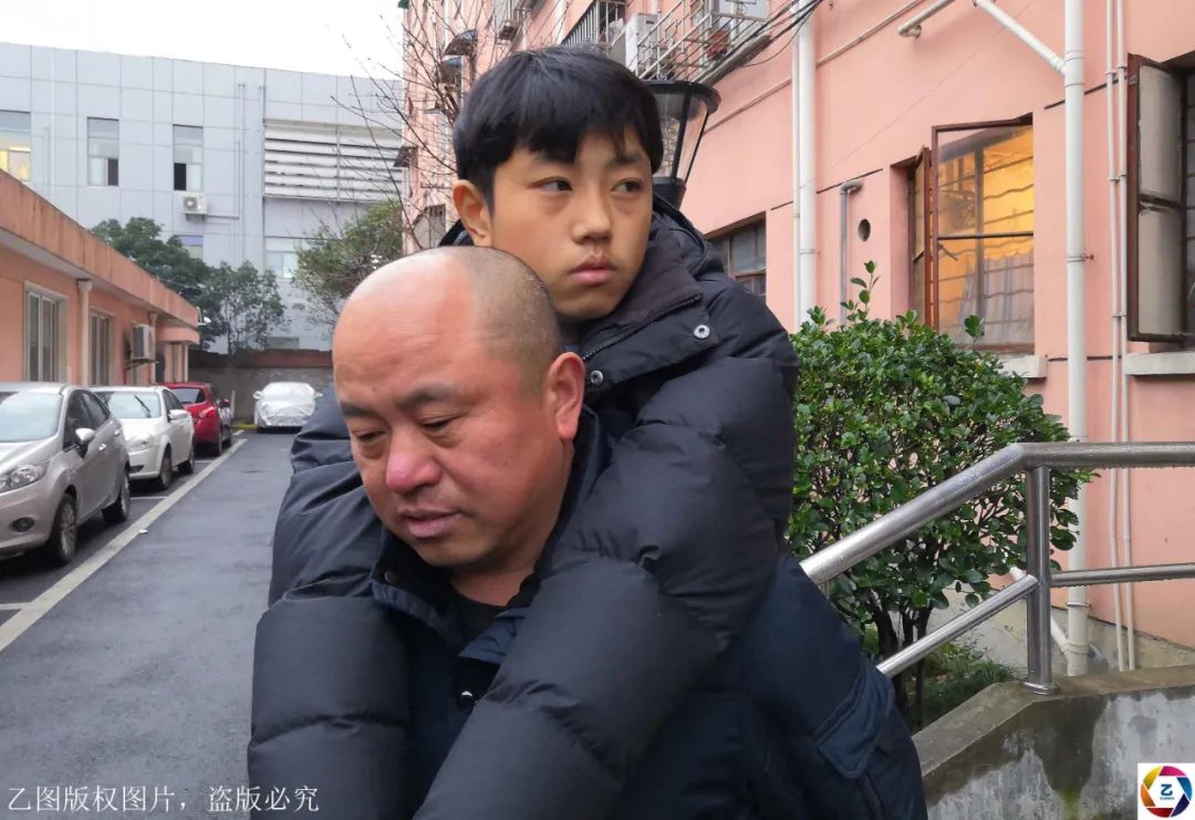 男子嗜赌输掉二十多万，老婆走了他方醒悟，今