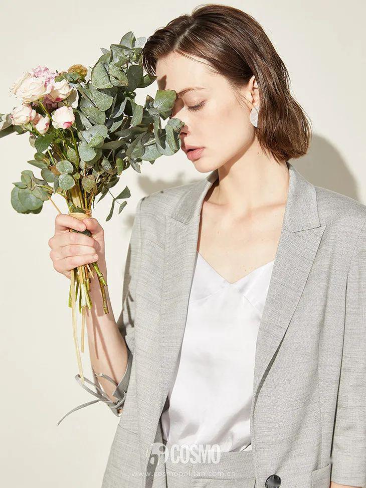 【风衣】女明星复工第一波街拍大赏：老选手发挥稳定/新选手惊艳亮相