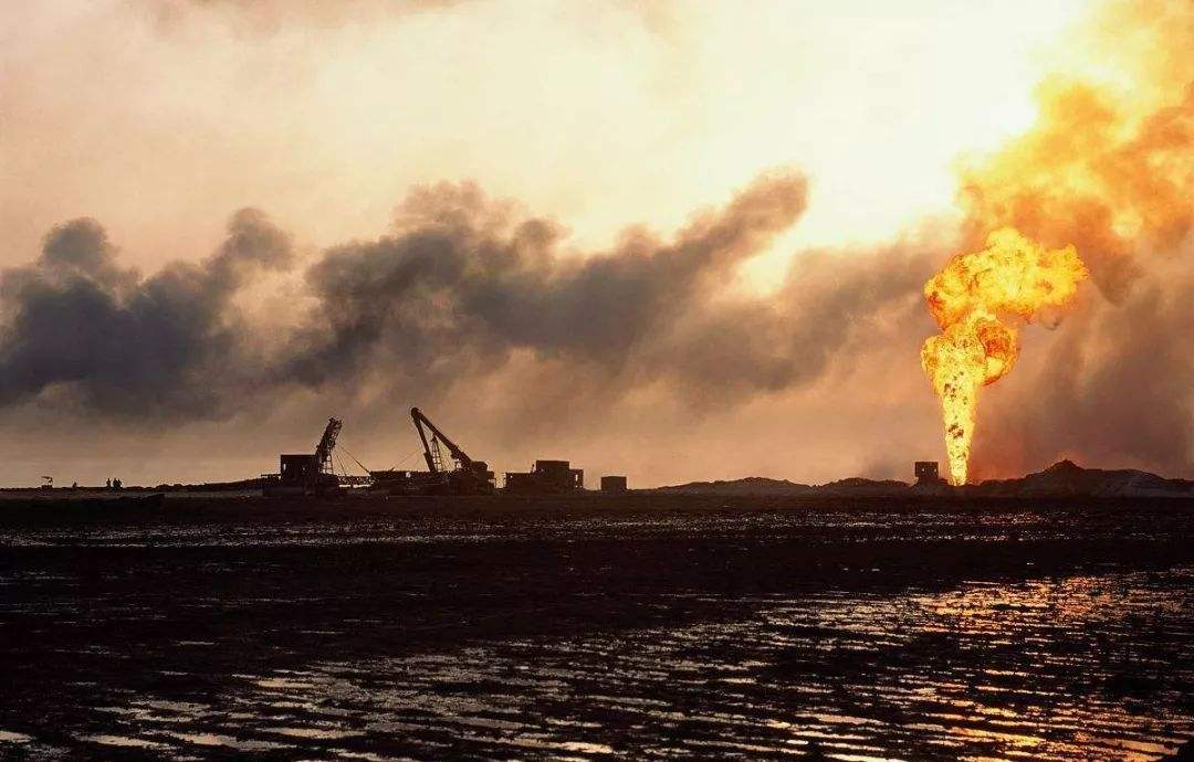 为抢石油，美军准备大动干戈，怎料3枚“喀秋莎