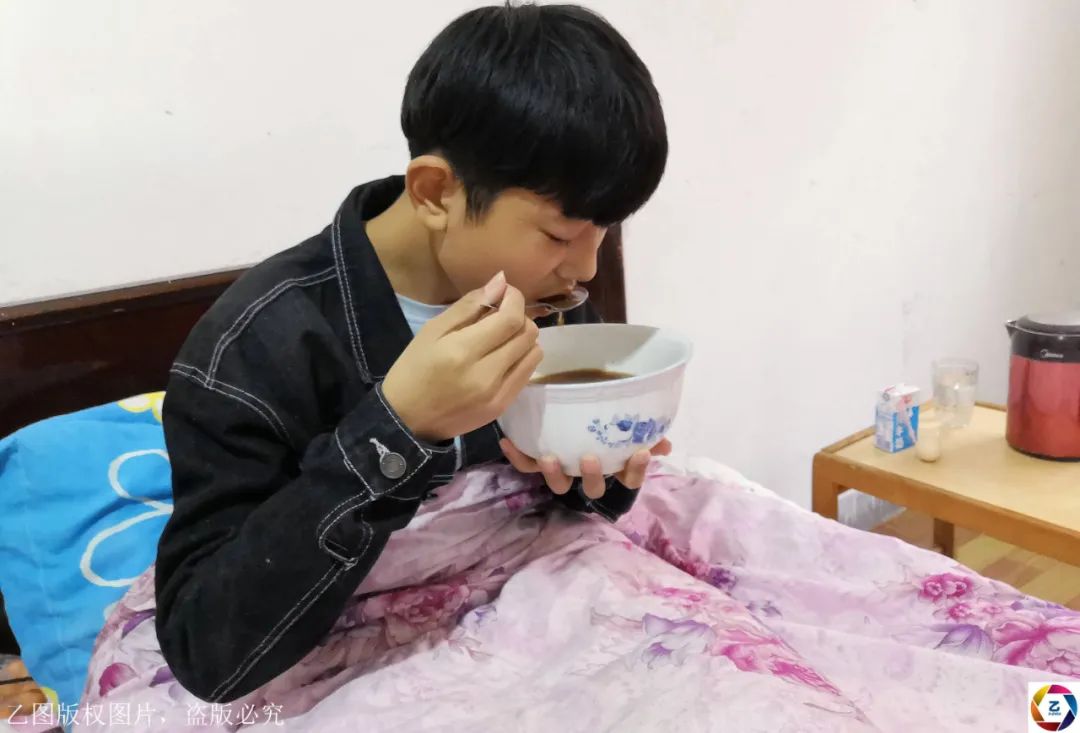 男子嗜赌输掉二十多万，老婆走了他方醒悟，今