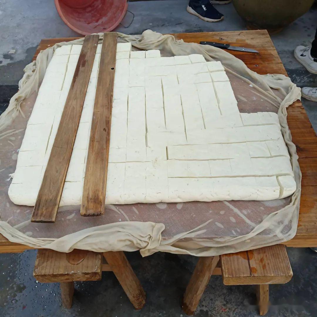 祖传客家豆腐制作全过程曝光,您觉得会比机器做的好吃