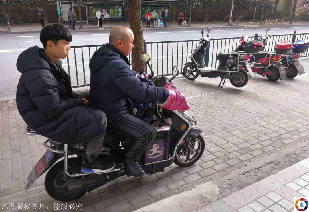 男子嗜赌输掉二十多万，老婆走了他方醒悟，今