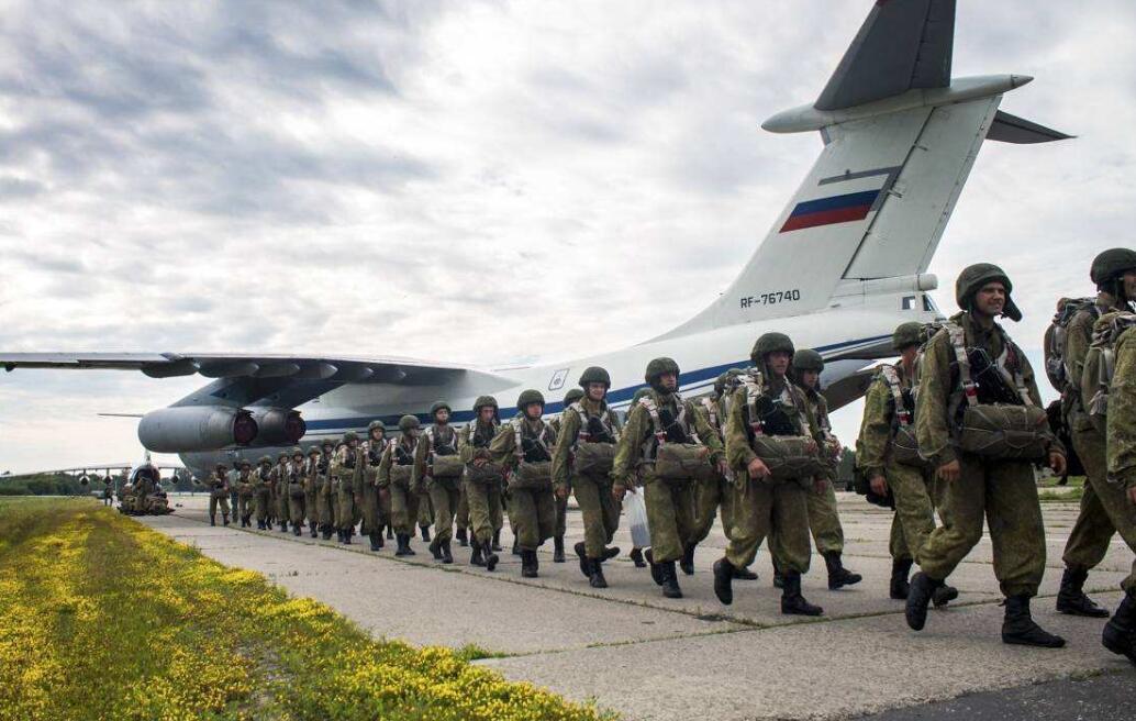 美国疫情严峻,仍召集22国大军出动,矛头直指真正目标