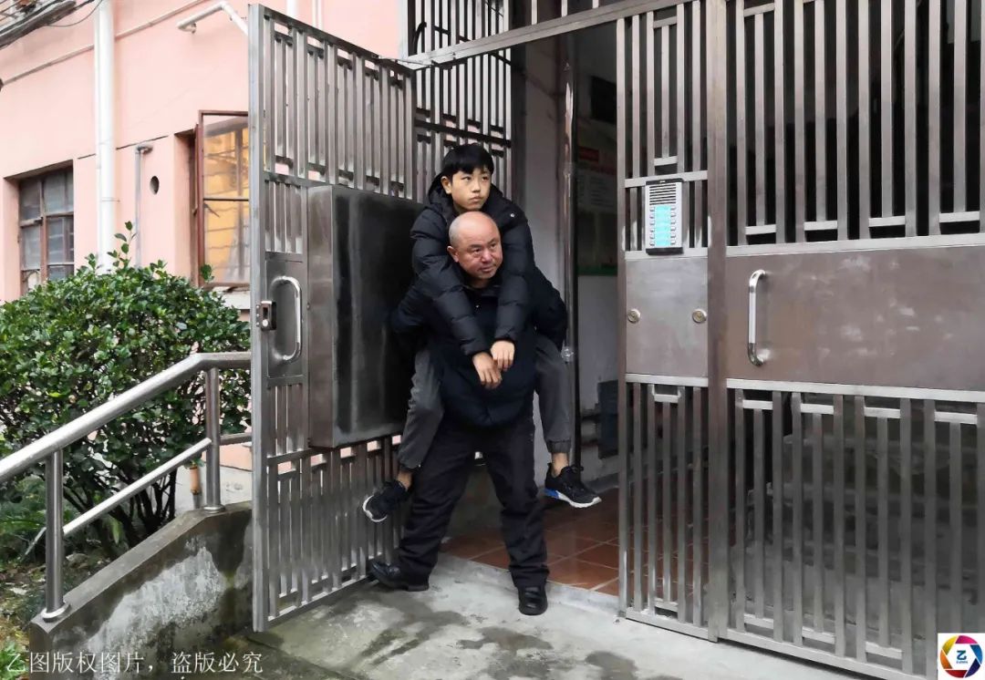 男子嗜赌输掉二十多万，老婆走了他方醒悟，今