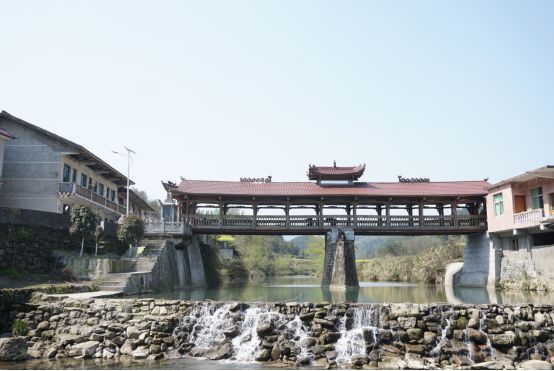 着暖风的吹拂悄然而生山乡的春色谢家垭罗水乡位于张家界市永定区的西