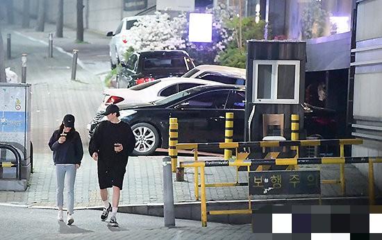苏志燮官宣已结婚，妻子为小17岁美女主播，两人