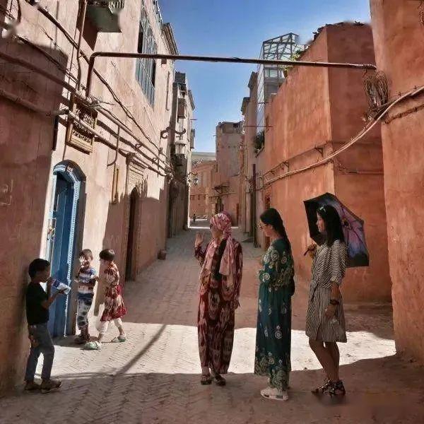 中东西部的经济总量_中国中东西部划分地图(2)