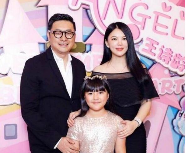 破产时被李湘狠心抛弃，东山再起身家30亿，今用