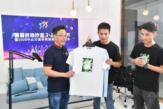 30多城发50多亿元消费券，直接发钱不好吗？